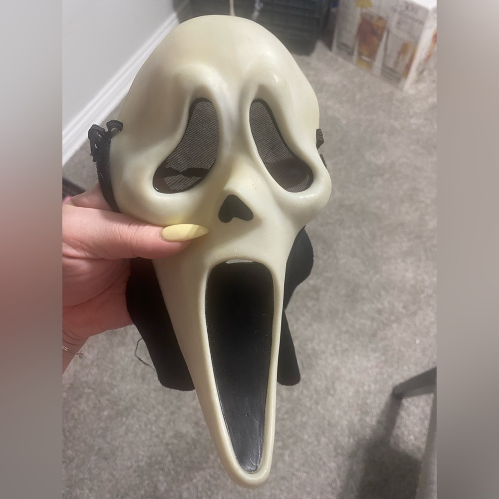 Vintage scream mask Halloween Easter unlimited